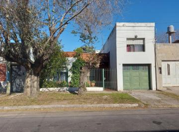 Frente · Venta Casa 4 Amb C/cochera Cubierta Merlo