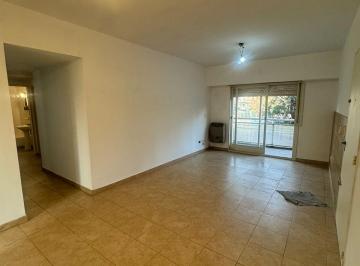 Departamento de 4 ambientes, Morón · Departamento 4 Ambientes con Balcón y Cochera - El Palomar