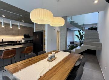 Casa · 185m² · 3 Dormitorios · 1 Cochera · Duplex de Categoria en Cuesta Colorada - Escritura