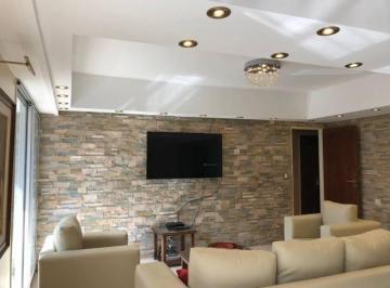 Departamento · 168m² · 5 Ambientes · 1 Cochera · Hermoso Piso 4 Ambientes Todo a Nuevo! Muy Luminoso y Soleado! Cochera Fija