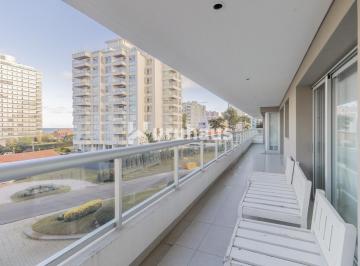 Foto1 · Venta Apartamento Tres Dorm. Playa Brava Edificio Brava Biarritz