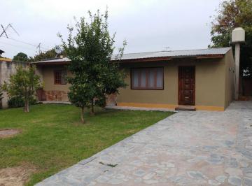 Casa · 95m² · 4 Ambientes · 1 Cochera · Casa en Venta en Villa Elisa