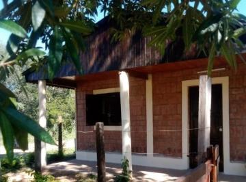 Casa de 3 ambientes, Paso de la Patria · Casa Tipo Cabaña