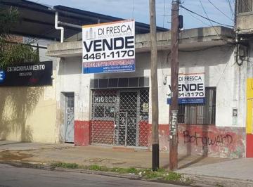 Casa · 126m² · 2 Ambientes · Casa con Local Sobre Amplio Lote *exclusiva Zona Comercial*