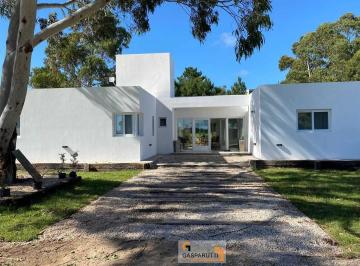 Casa · 198m² · 5 Ambientes · 2 Cocheras · Casa en Venta en Costa Esmeralda Barrio Ecuestre 5 Ambientes