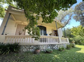 Casa · 220m² · 4 Dormitorios · 2 Cocheras · Chalet Refacionado a Nuevo - Impecable - Alta Gracia