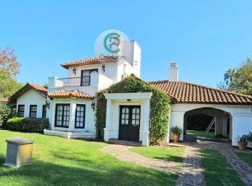 Casa · 220m² · 4 Ambientes · Casa en Venta Country Banco Provincia