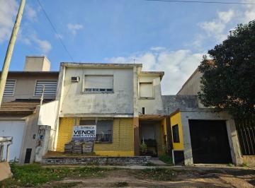 Casa · 120m² · 3 Ambientes · 2 Cocheras · 2 Casas de 3 Amb. en Planta Baja y 1er Piso