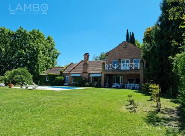 Casa · 270m² · 5 Ambientes · 2 Cocheras · Alquiler Anual con Muebles Casa Pilar Martindale C. C.