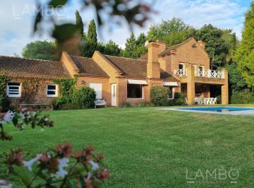 Casa · 270m² · 5 Ambientes · 2 Cocheras · Alquiler Anual con Muebles Casa Pilar Martindale C. C.