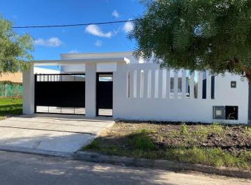 Casa · 160m² · 5 Ambientes · 2 Cocheras · Casa en Venta en Joaquín Gorina, La Plata, G. B. a. Zona Sur