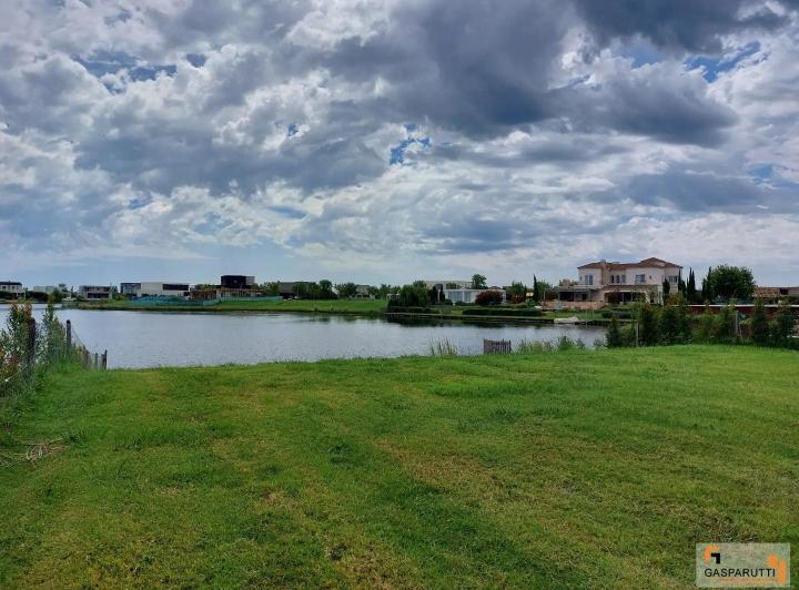Terreno · 900m²