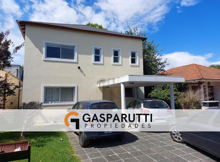 Casa · 180m² · 4 Ambientes · 2 Cocheras
