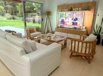 Casa de 5 ambientes, Costa Esmeralda · Venta Casa Costa Esmeralda Barrio Residencial 1 - Gas Natural - Piscina