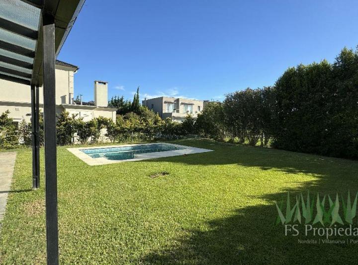 Casa · 187m² · 6 Ambientes · 2 Cocheras