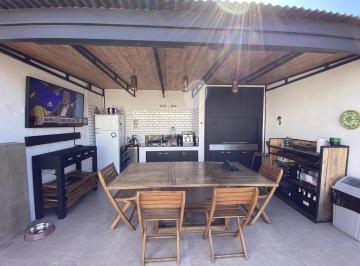 Casa · 235m² · 3 Ambientes · 1 Cochera · Casa de 5 Ambientes en 4 Plantas