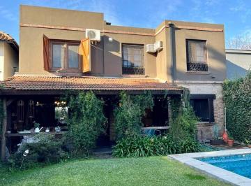 Casa de 6 ambientes, San Isidro · Casa en Venta con 4 Dorm. con Uno en Planta Baja Lomas de San Isidro