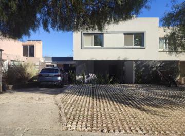 Casa de 5 ambientes, La Calera · Duplex en Venta - La Cuesta Villa Residencial - 3 Dorm.