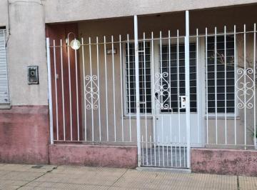 PH de 2 ambientes, Tres de Febrero · PH con Cochera Ciudadela Nuevo Valor!