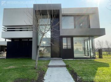 Casa · 200m² · 6 Ambientes · 2 Cocheras · Casa en El Cazal