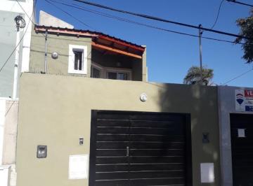 Casa · 109m² · 3 Ambientes · 1 Cochera · Venta Duplex 2 Dorm. en Centro Villa Allende