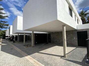 Casa de 3 ambientes, Córdoba · Casa de 3 Dorm. Housing Sobre Blas Pascal, a m de Gauss