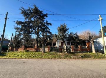 Casa · 70m² · 3 Ambientes · Casa a Reciclar Sobre Terreno de 749 m² - Manzanares Pilar