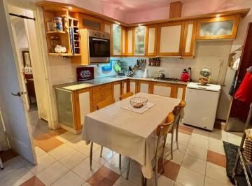 Casa · 146m² · 5 Ambientes · 1 Cochera · Venta Casa 4 Dorm. Abasto