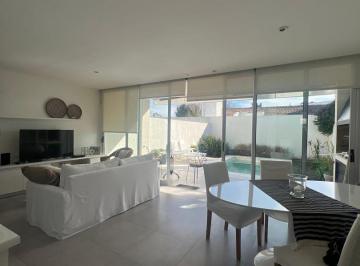 C21-034-973031_2 · Casa 4 Ambientes 2 Dorm.. | 464 Al 1600