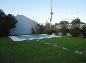 Casa · 233m² · 4 Ambientes · 3 Cocheras · Casa en Venta en Haedo