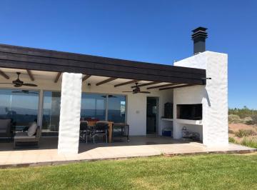 Casa · 850m² · 3 Ambientes · 1 Cochera · Casa en La Peninsula
