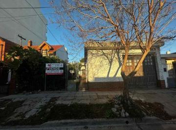 Casa de 4 ambientes, Berazategui · Casa Sobre Importante Lote de 442 m² Aprox. - Desarrollado en Planta Baja