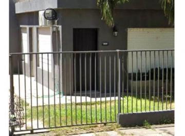 Casa · 104m² · 4 Ambientes · Casa Céntrica en Esperanza