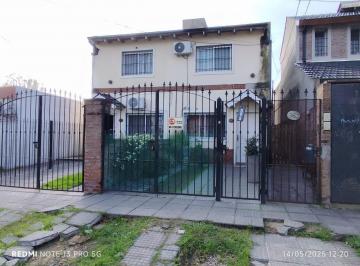 PH · 60m² · 3 Ambientes · 1 Cochera · PH - Esc. - Centro