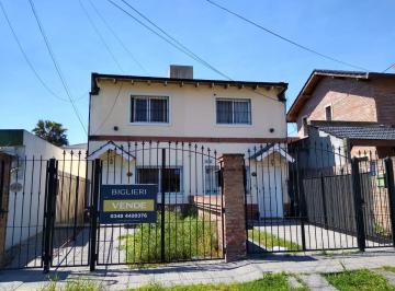 Departamento · 160m² · 3 Ambientes · 1 Cochera · PH - Esc. - Centro