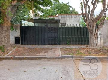 Casa · 125m² · 4 Ambientes · 1 Cochera · Casa en Venta en Ciudadela - Ideal 2 Familias