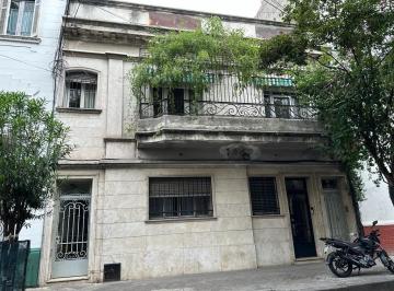 Casa · 195m² · 4 Dormitorios · Casa en Al Frente Paraguay 441