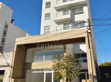 Local comercial · 116m² · 3 Ambientes · Local con Entrepiso Zona Tribunales 1. Sobre Mariano Moreno