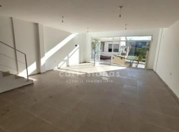 Local comercial · 116m² · 3 Ambientes · Local con Entrepiso Zona Tribunales 1. Sobre Mariano Moreno