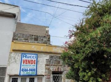 Casa · 138ha · 4 Ambientes · 1 Cochera · Venta Casa Montecastro