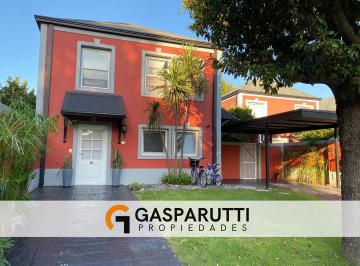 Casa · 149m² · 6 Ambientes · 3 Cocheras · Casa en Venta en Barrio Privado Septiembre, con Pileta!