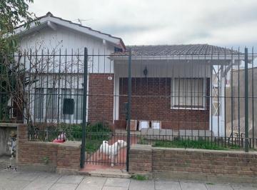 Casa · 90m² · 3 Ambientes · Casa 4 Ambientes. Zona Boulogne.