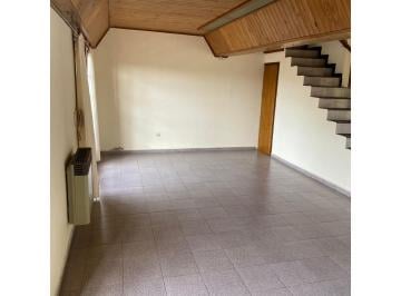 Casa · 212m² · 6 Ambientes · 2 Cocheras · Casa de Seis Ambientes Más Cochera Doble