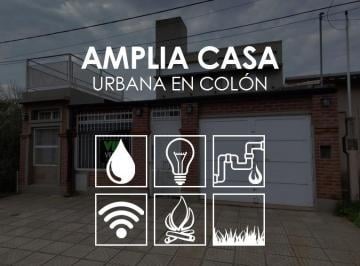 Casa · 330m² · 7 Ambientes · Amplia Casa en Colón