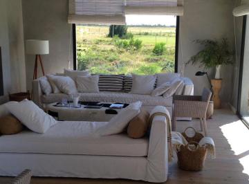 Casa · 929m² · 4 Dormitorios · 1 Cochera · Casa - San Vicente