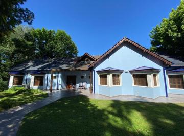 Quinta vacacional · 550m² · 10 Ambientes · 2 Cocheras · Casa Quinta en Venta en Villa Elisa, La Plata, G. B. a. Zona Sur