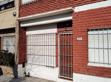 Casa · 80m² · 4 Ambientes · Casa (Ph) Frente Sin Cochera