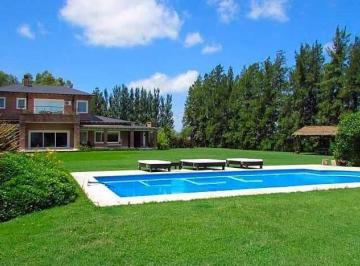 Campo · 500m² · 7 Ambientes · Venta Campo de 58hs con Casco Moderno en Lobos