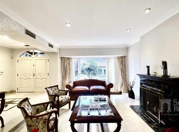 Casa · 620m² · 6 Ambientes · 6 Cocheras · Venta de Casa en Martinez