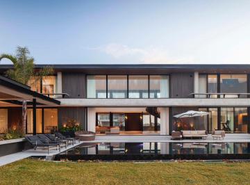 Casa de 7 ambientes, Ezeiza · Espectacular Mansion Moderna en Venta